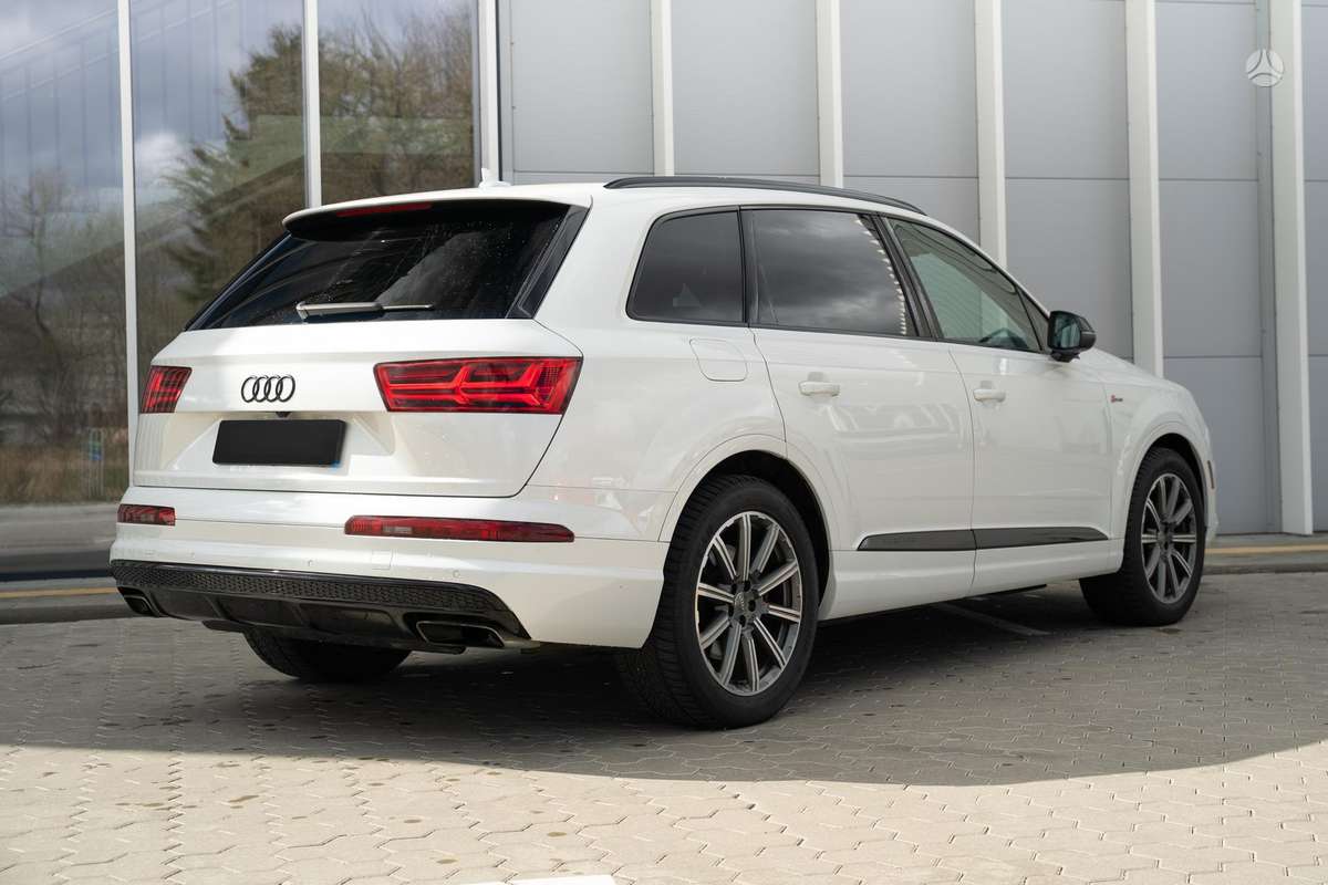 Audi Q7, 3.0 l., off-road / crossover