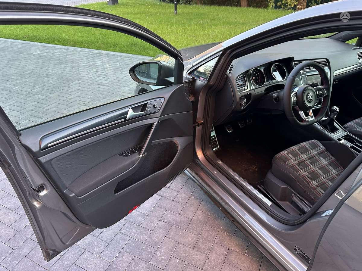 Volkswagen Golf, 2.0 l., hatchback