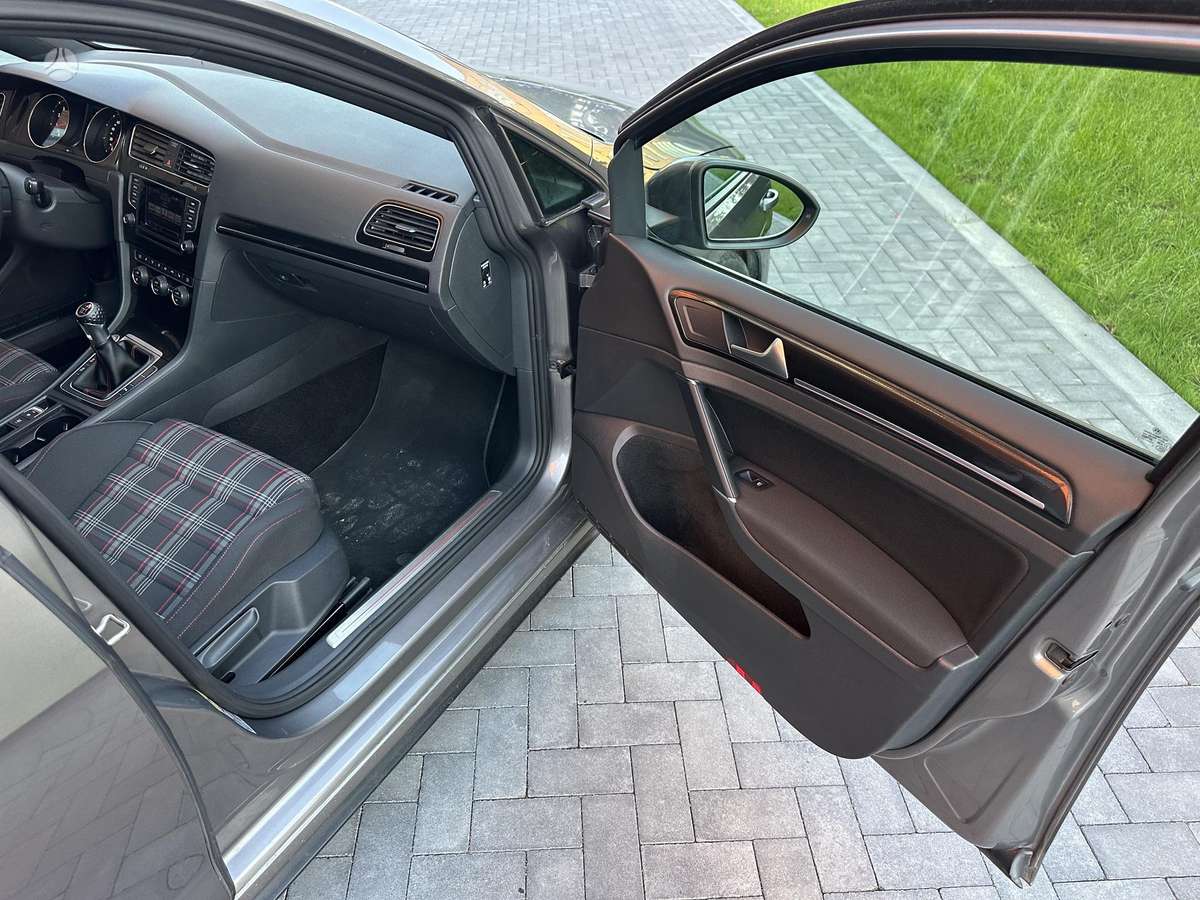 Volkswagen Golf, 2.0 l., hatchback