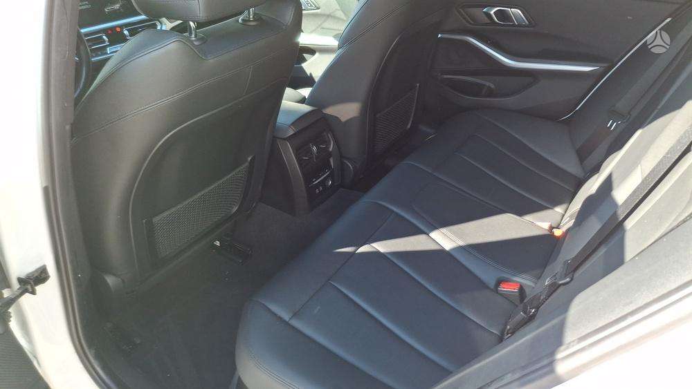BMW 330, 2.0 l., Седан