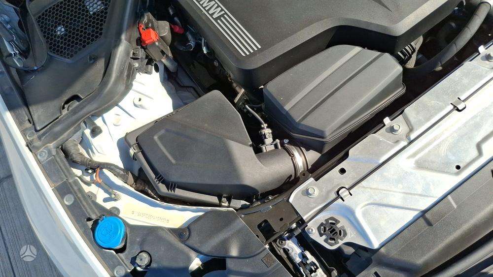 BMW 330, 2.0 l., Седан
