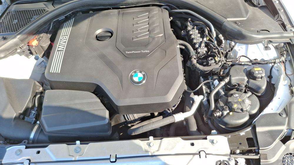 BMW 330, 2.0 l., Седан