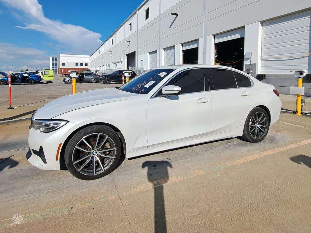 BMW 330, 2.0 l., Седан