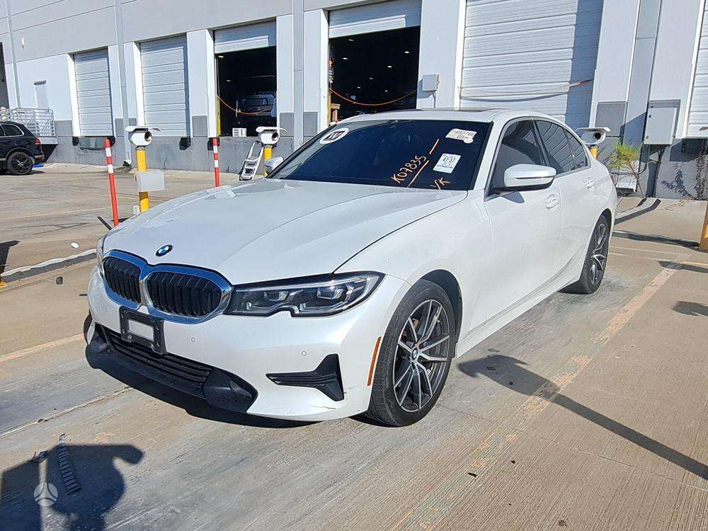 BMW 330, 2.0 l., Седан