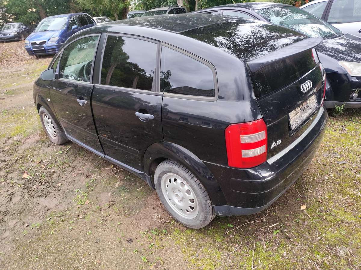 Audi A2 dalimis
