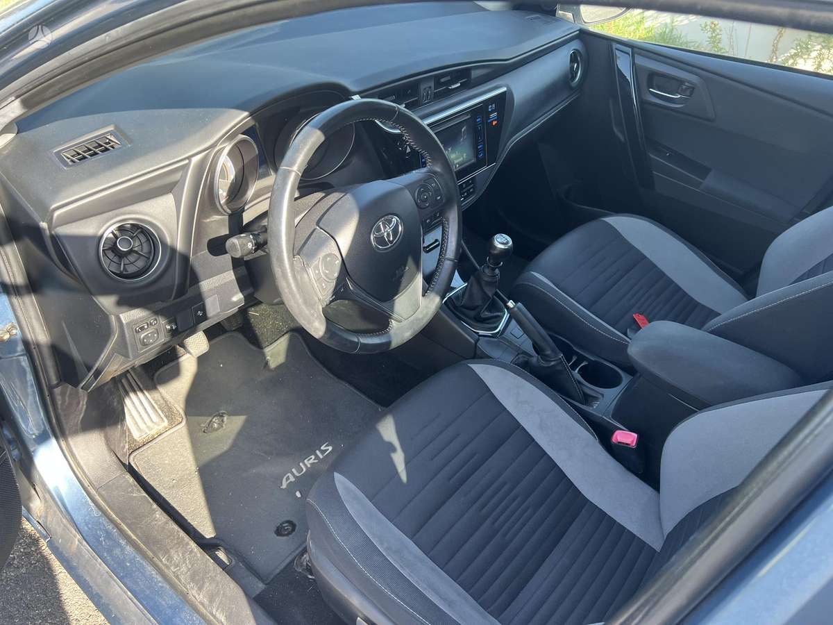 Toyota Auris, 1.2 l., Хэтчбек