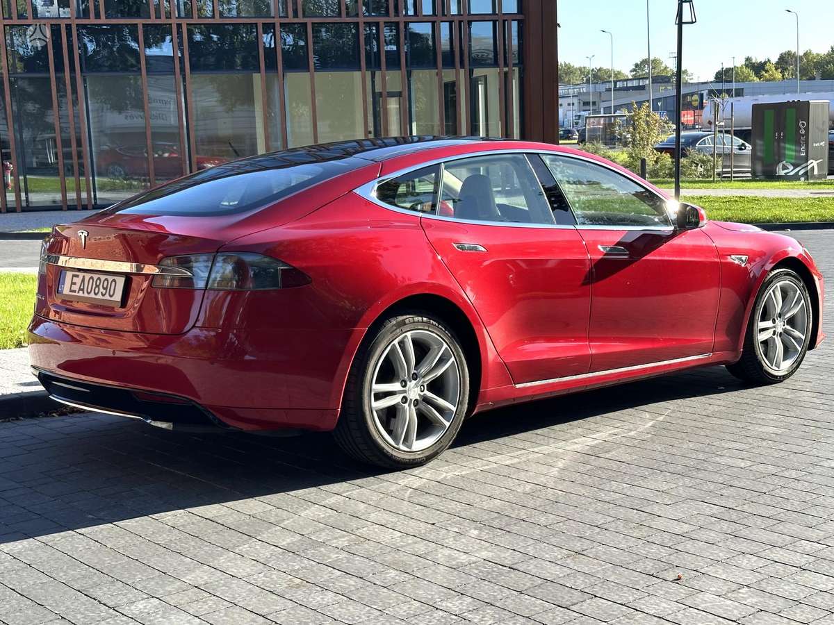 Tesla Model S, 75 кВт·ч, Хэтчбек
