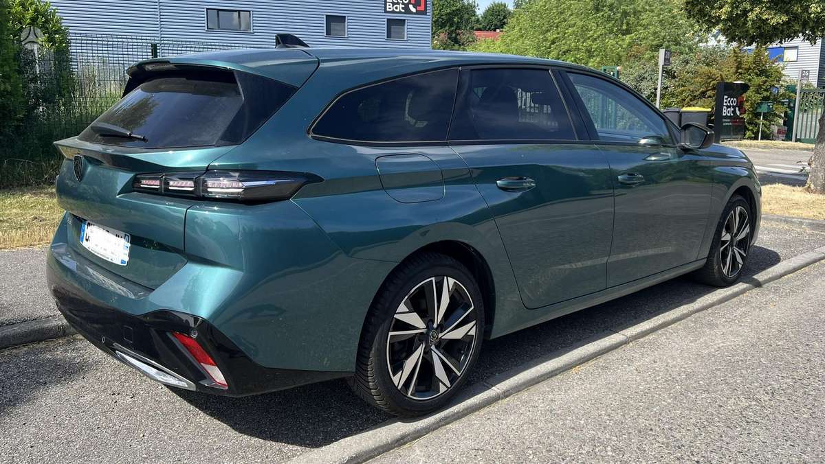 Peugeot 308, 1.2 l., Универсал