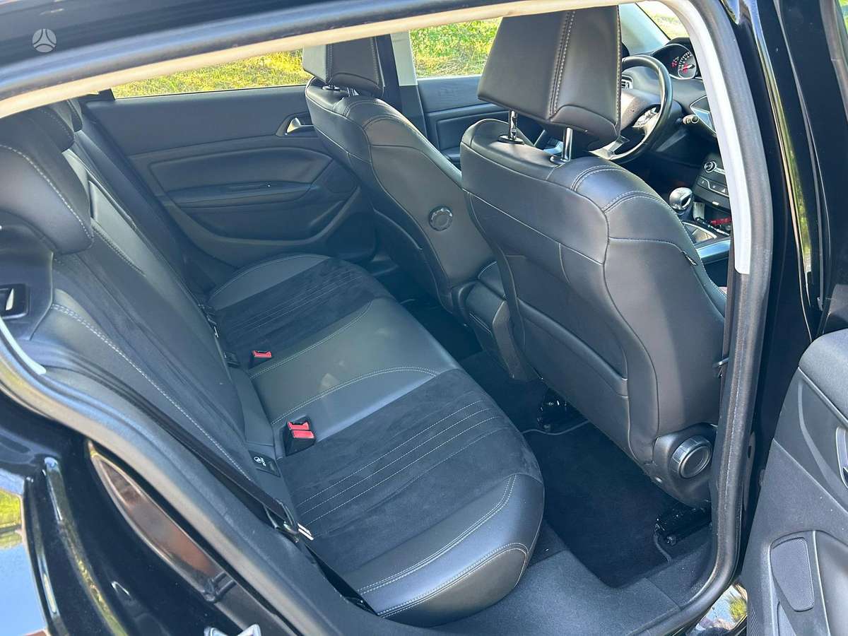 Peugeot 308, 1.6 l., hatchback