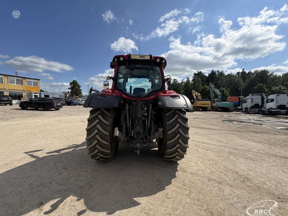 Valtra N155E Frontalinis krautuvas .., traktori