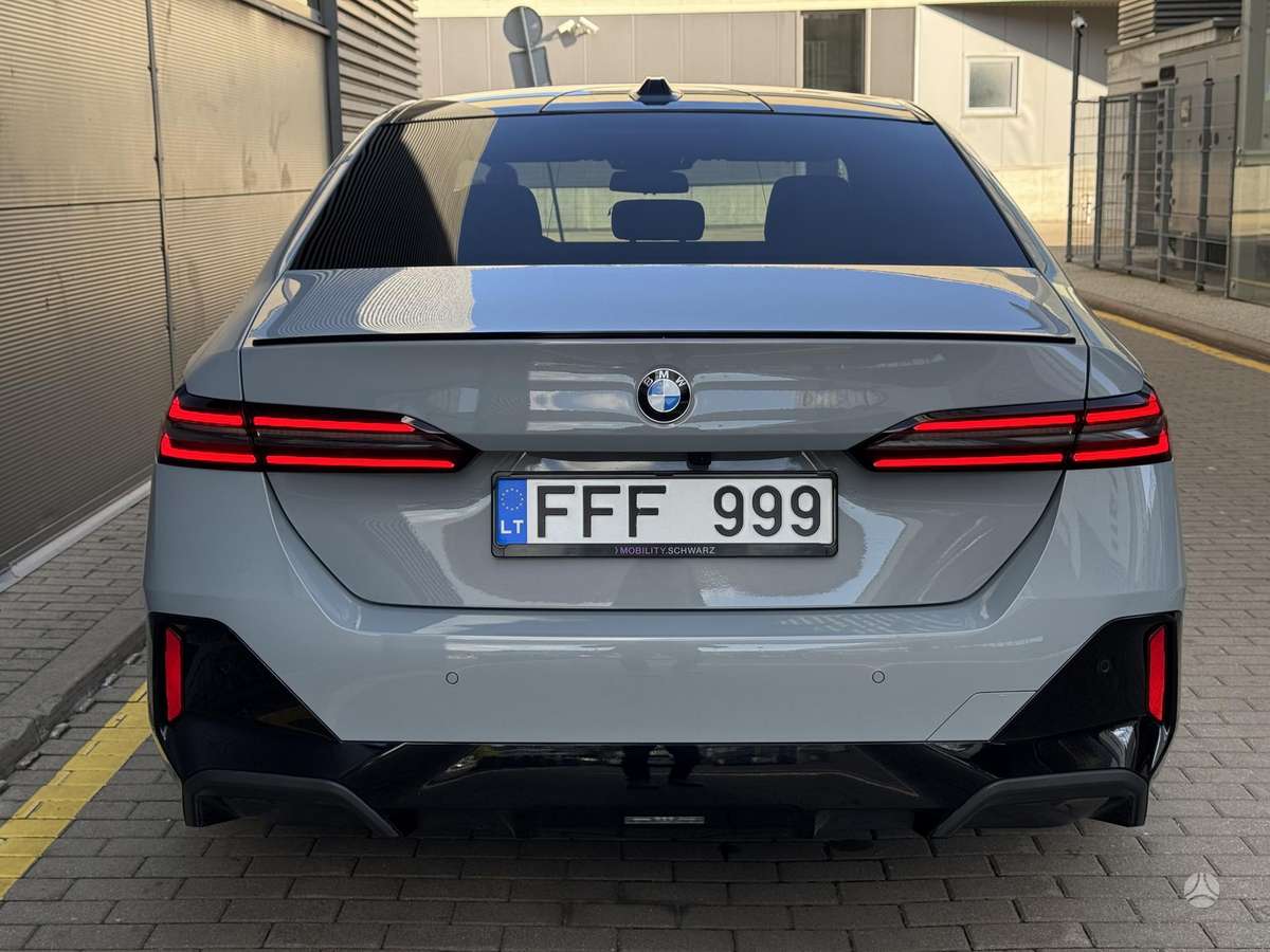 BMW 520, 2.0 l., Седан
