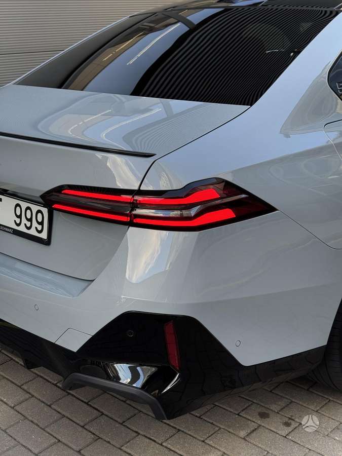 BMW 520, 2.0 l., Седан