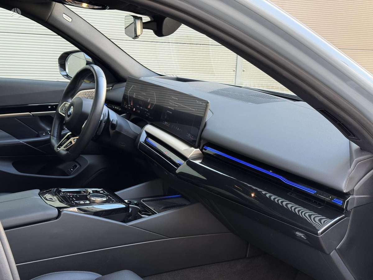 BMW 520, 2.0 l., Седан
