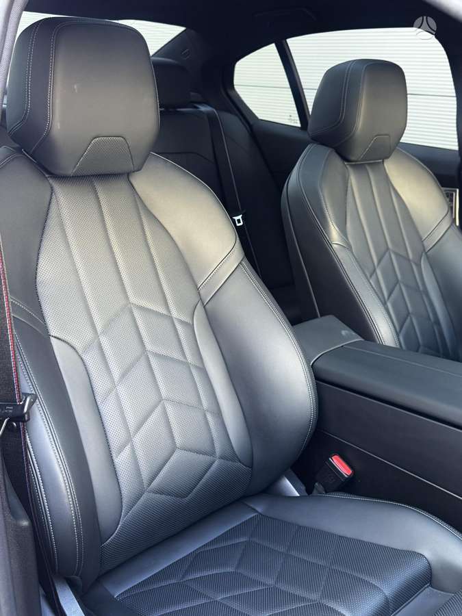 BMW 520, 2.0 l., Седан