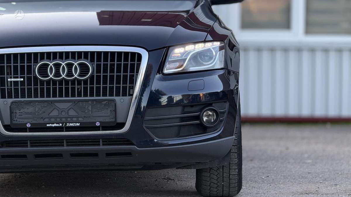 Audi Q5, 2.0 l., off-road / crossover