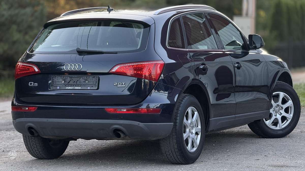 Audi Q5, 2.0 l., off-road / crossover