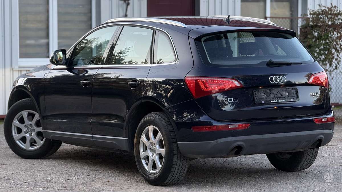 Audi Q5, 2.0 l., off-road / crossover