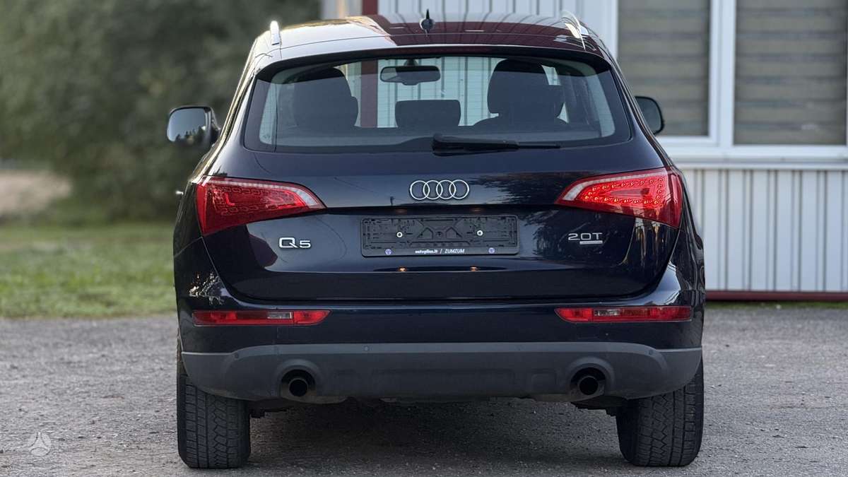 Audi Q5, 2.0 l., off-road / crossover