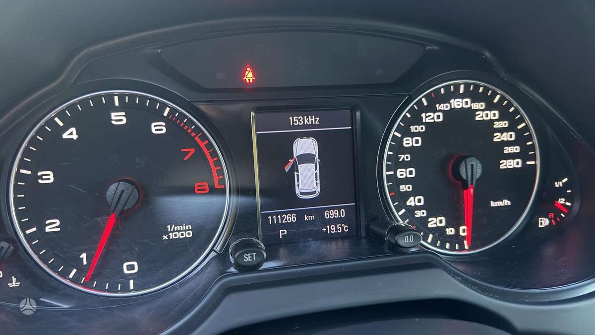 Audi Q5, 2.0 l., off-road / crossover