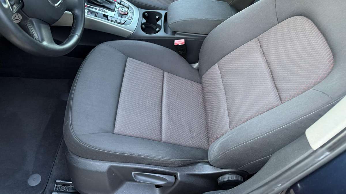 Audi Q5, 2.0 l., off-road / crossover