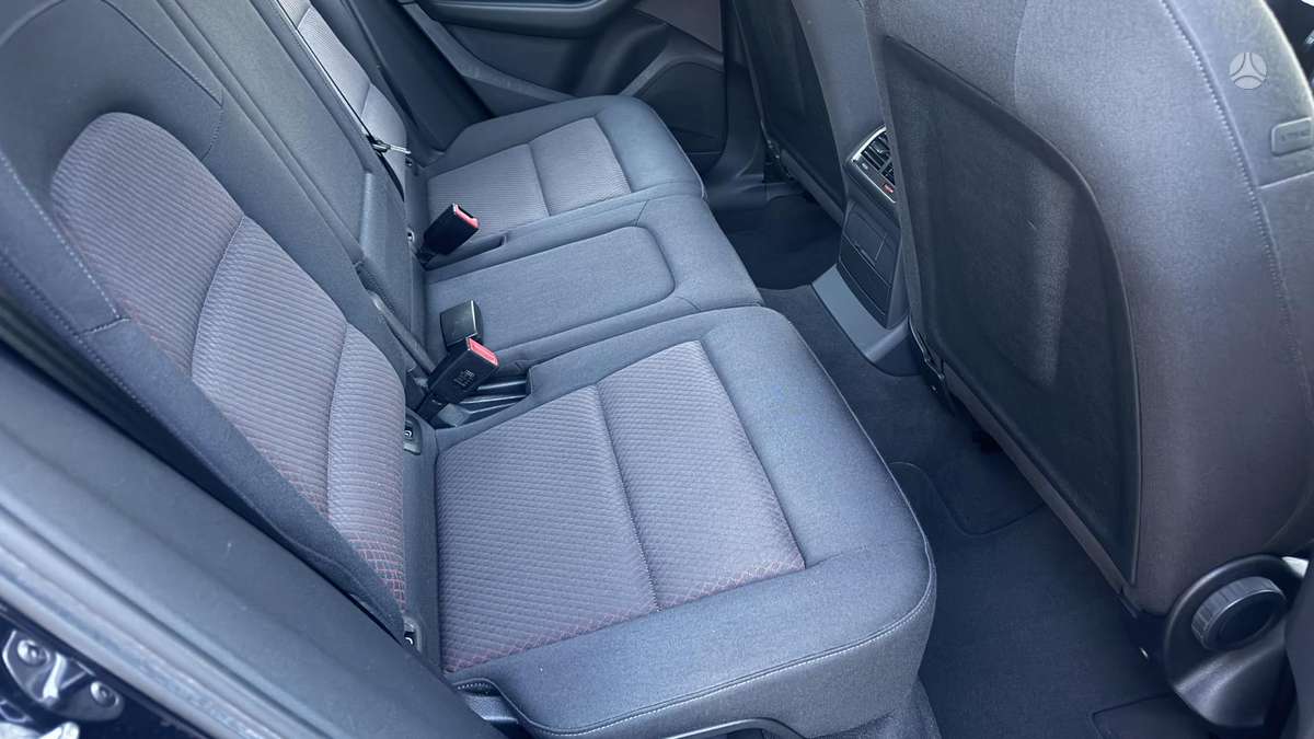 Audi Q5, 2.0 l., off-road / crossover