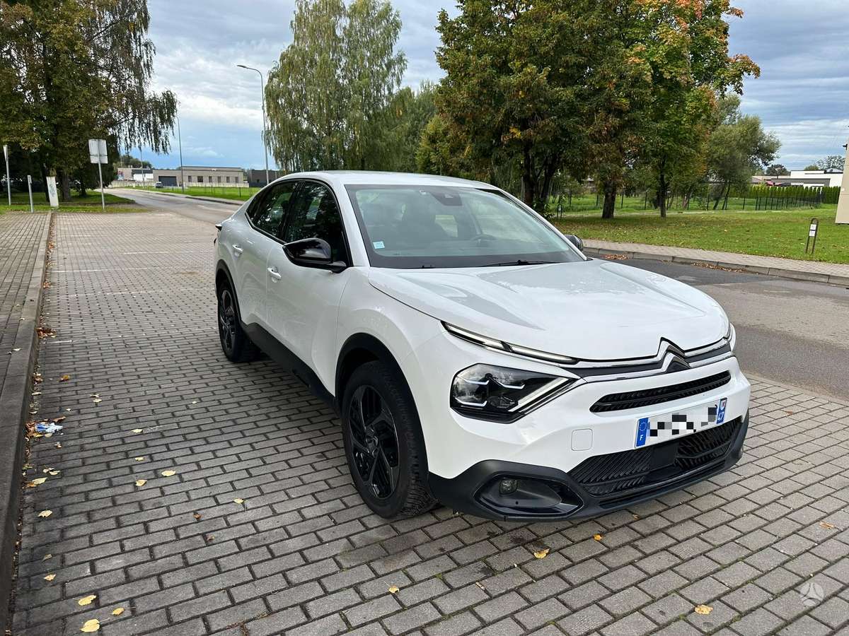 Citroen C4, 1.5 l., hatchback