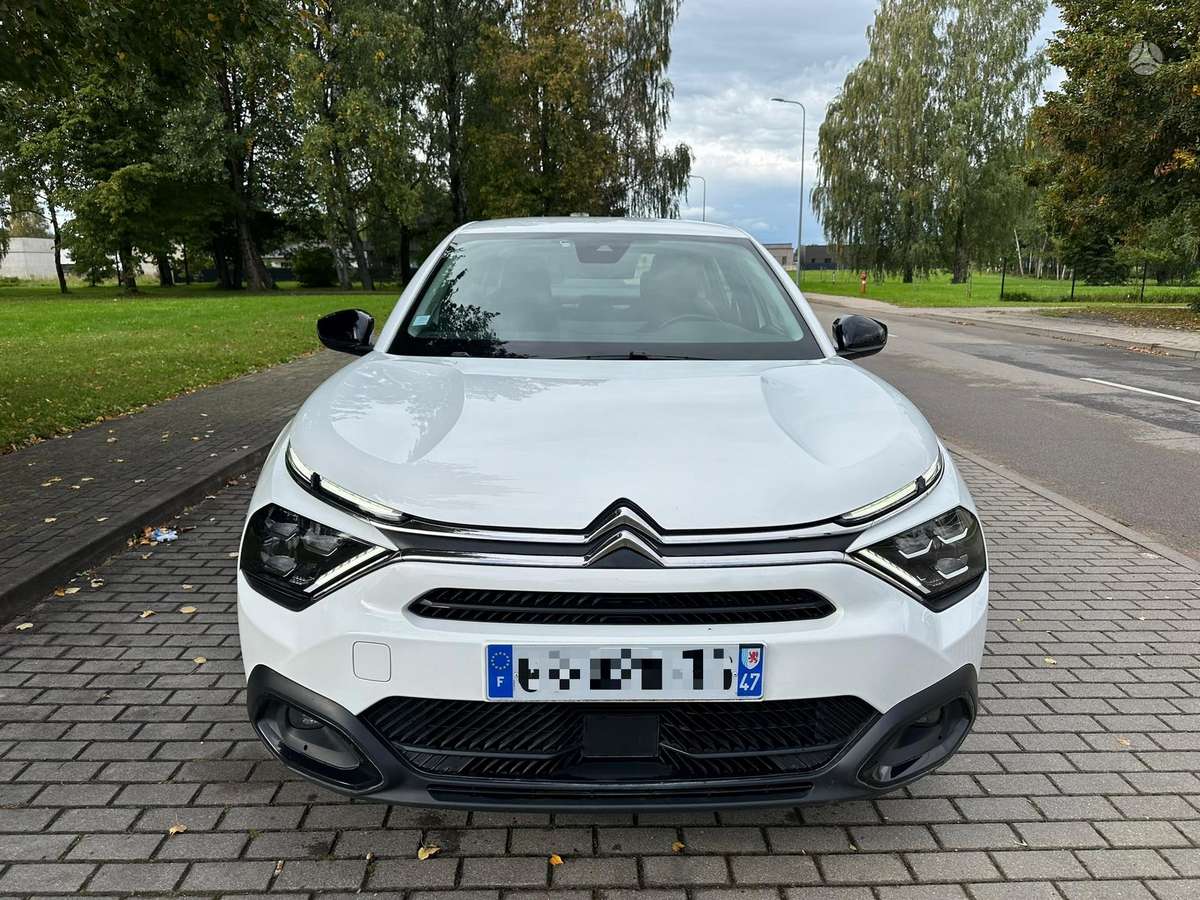 Citroen C4, 1.5 l., hatchback