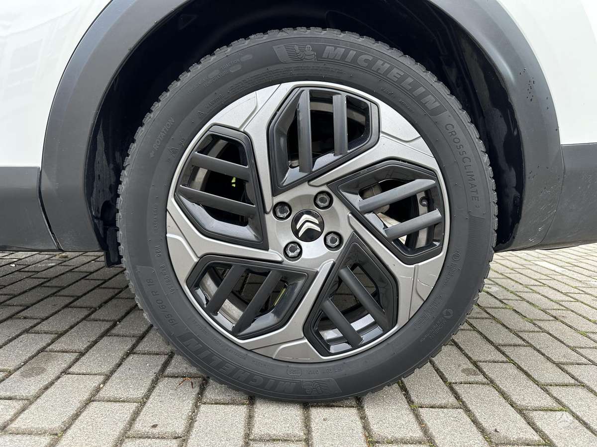 Citroen C4, 1.5 l., hatchback
