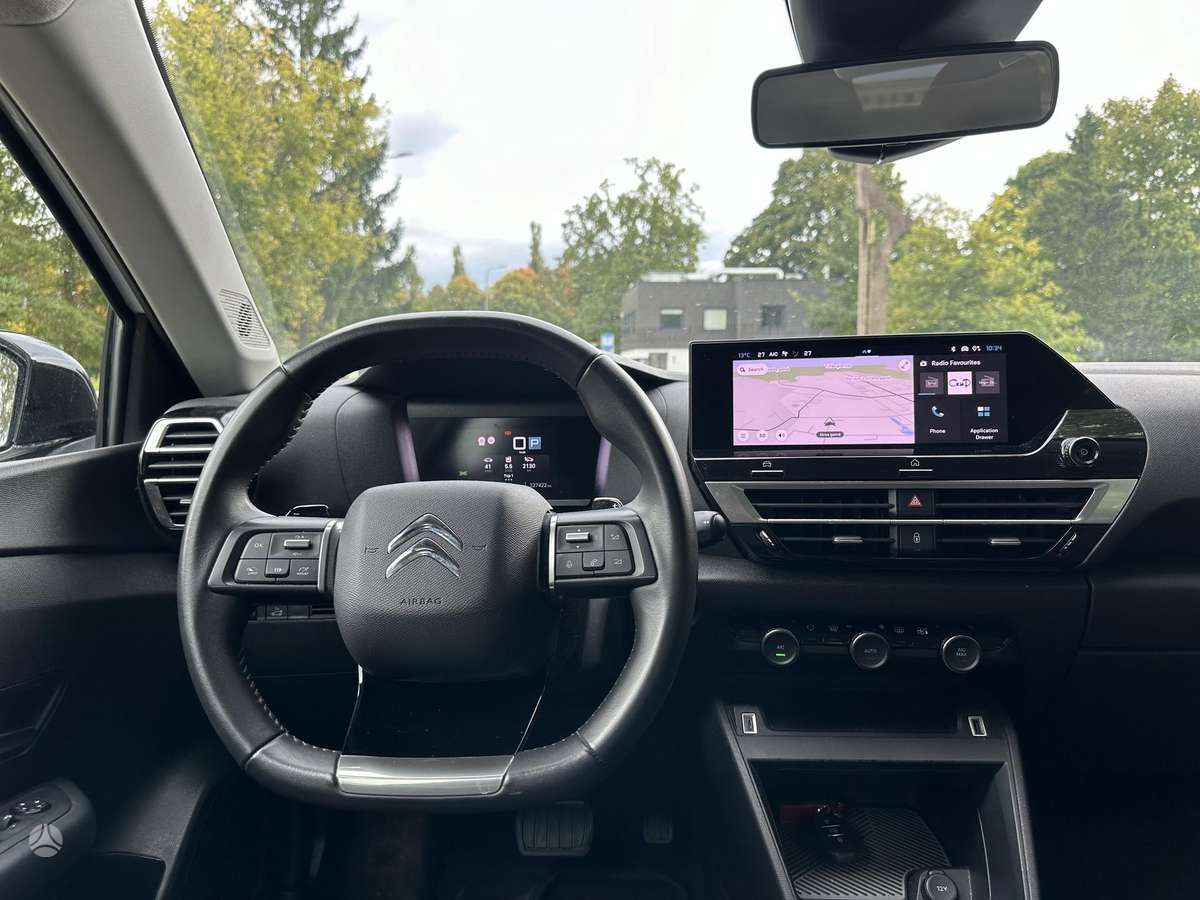 Citroen C4, 1.5 l., hatchback