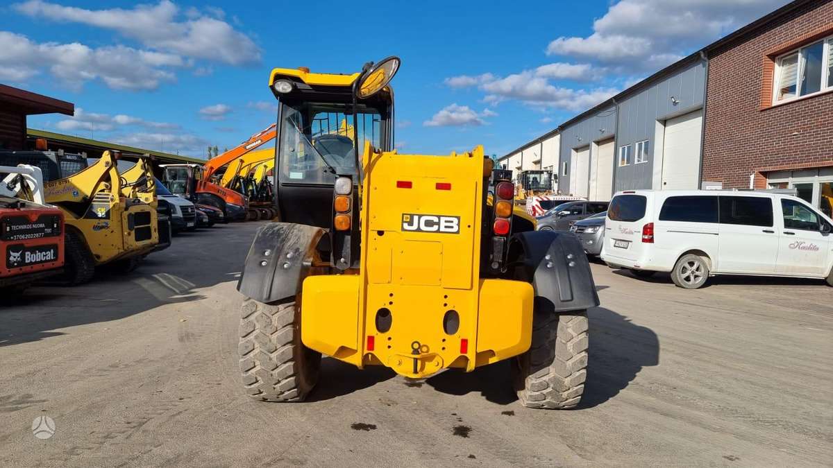 JCB 560-80, телескопическиe погрузчики
