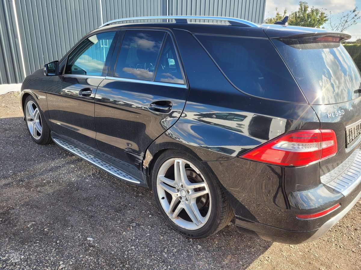 Mercedes-Benz ML350