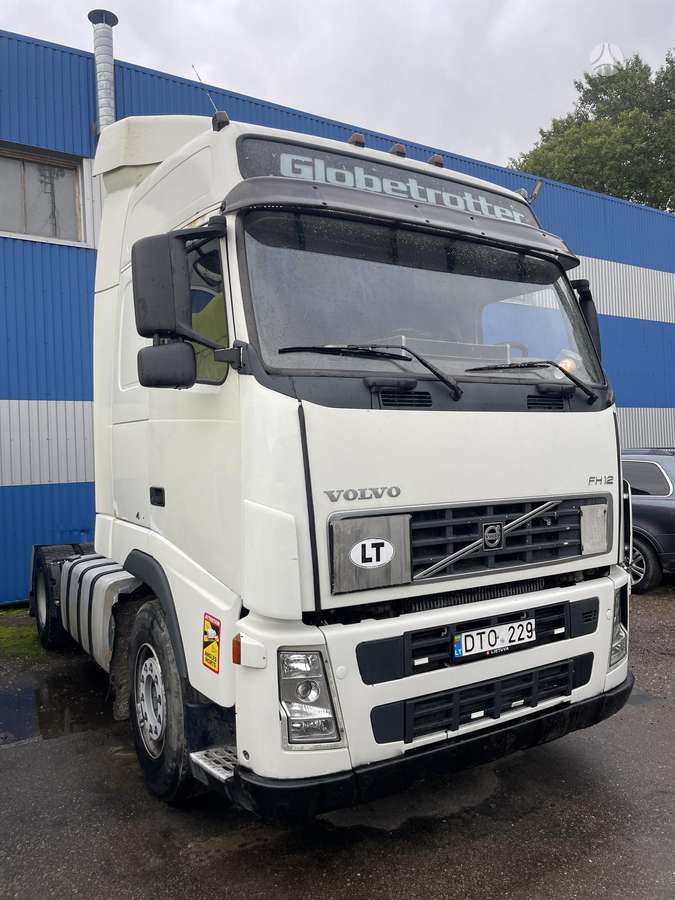 Volvo FH, double sleeper