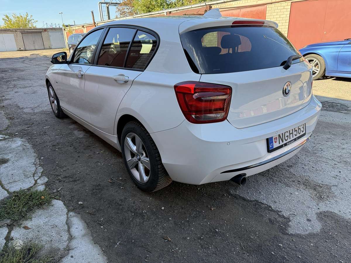 BMW 116, 2.0 l., hatchback