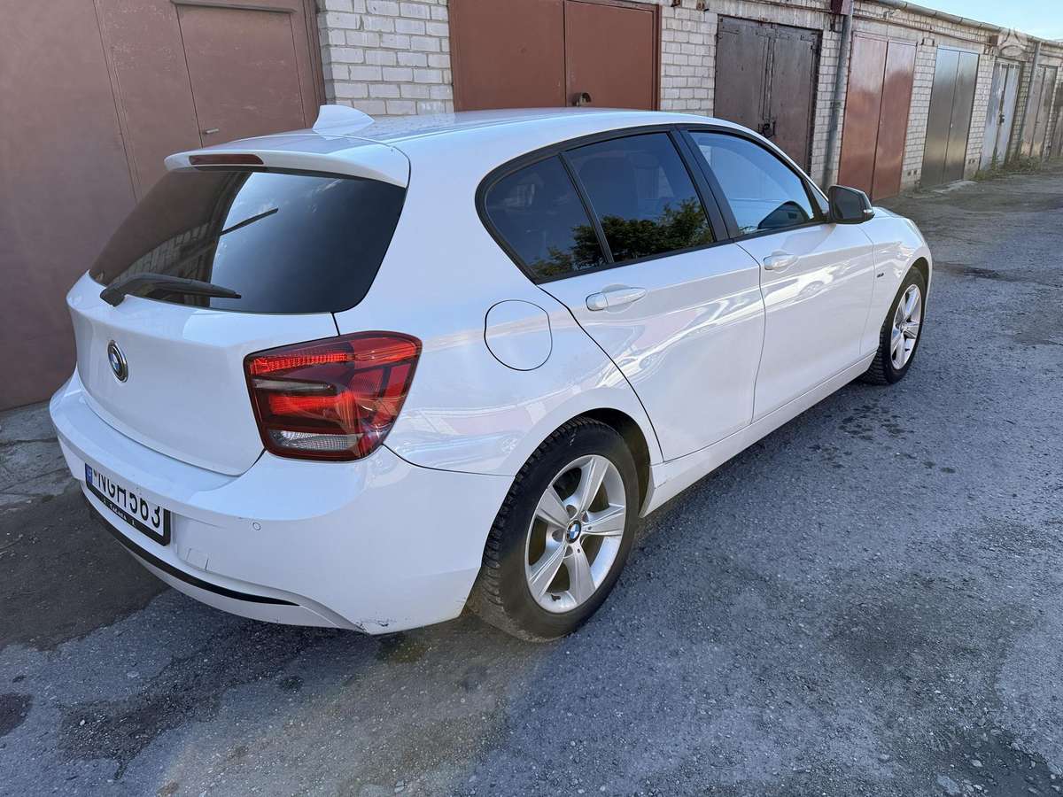 BMW 116, 2.0 l., hatchback