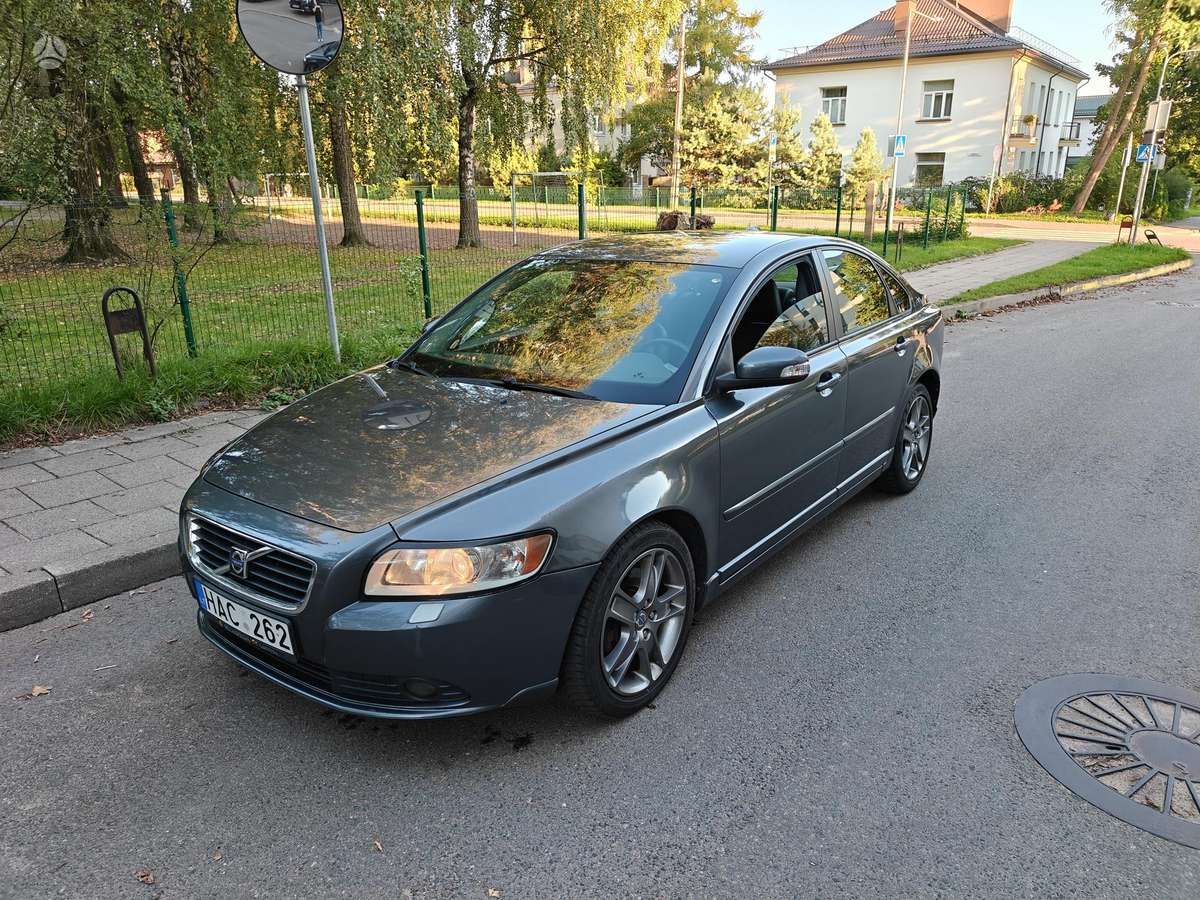 Volvo S40, 2.4 l., Седан