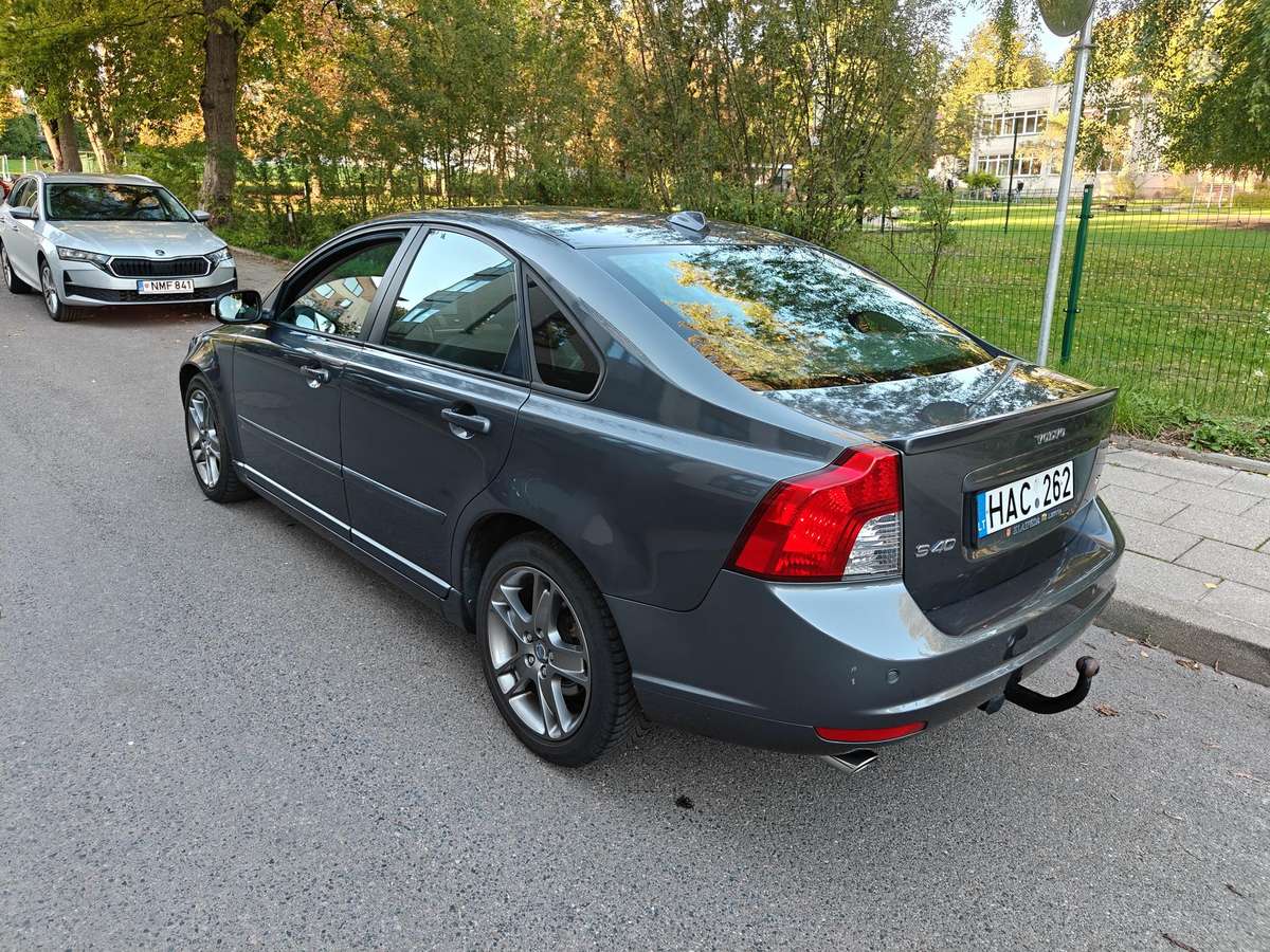 Volvo S40, 2.4 l., Седан