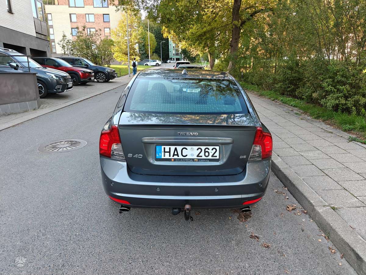 Volvo S40, 2.4 l., Седан
