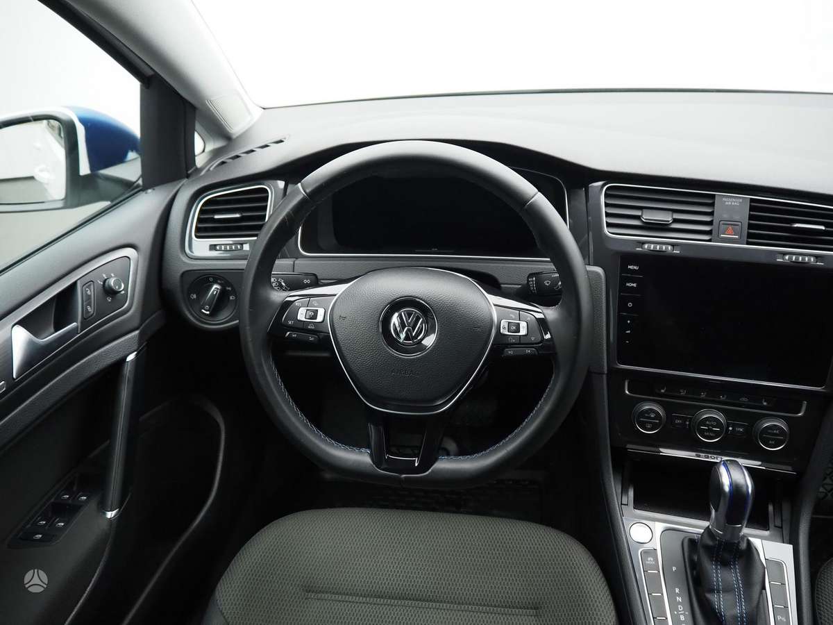 Volkswagen Golf, 36 kWh, hatchback