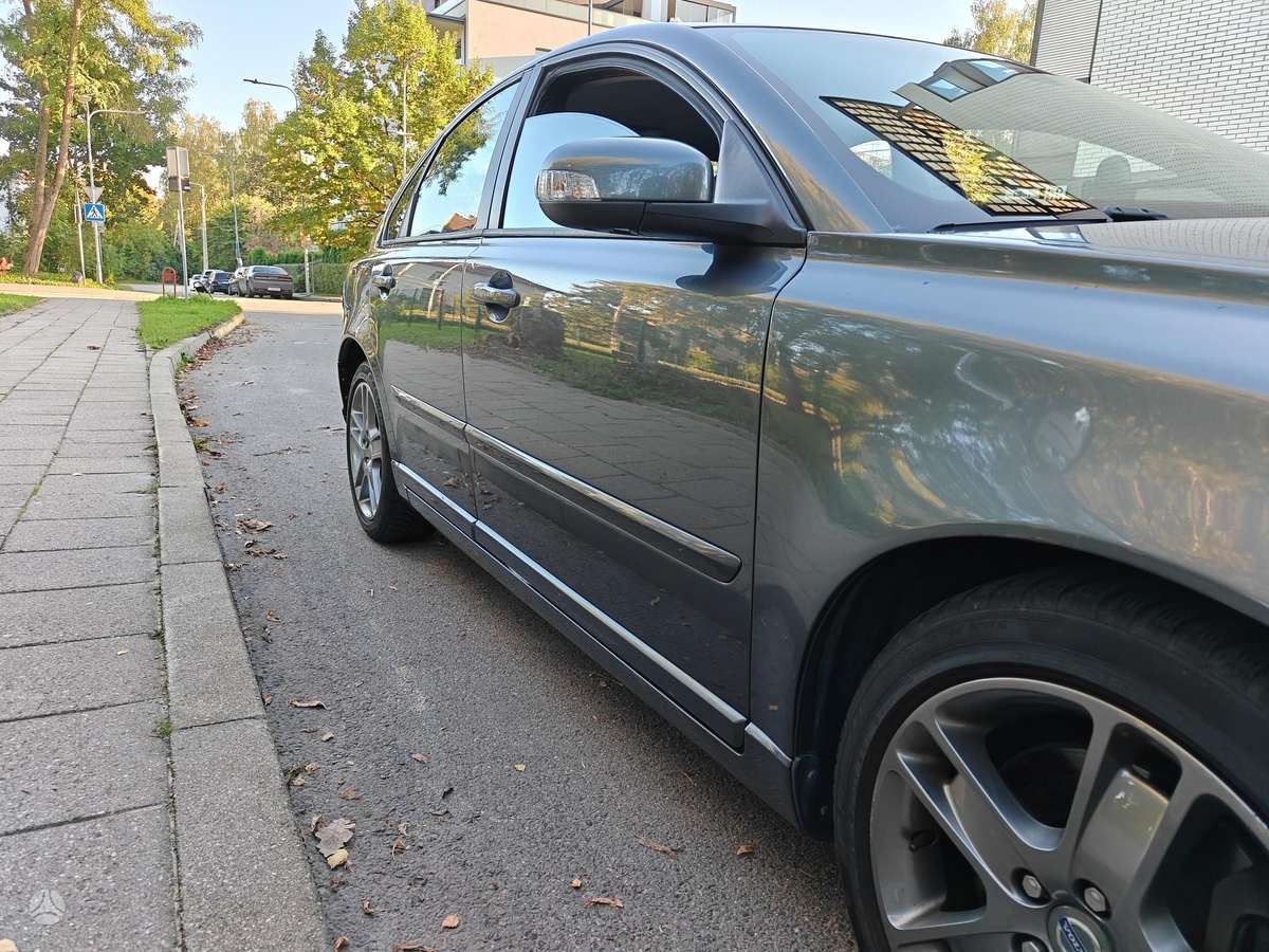 Volvo S40, 2.4 l., Седан