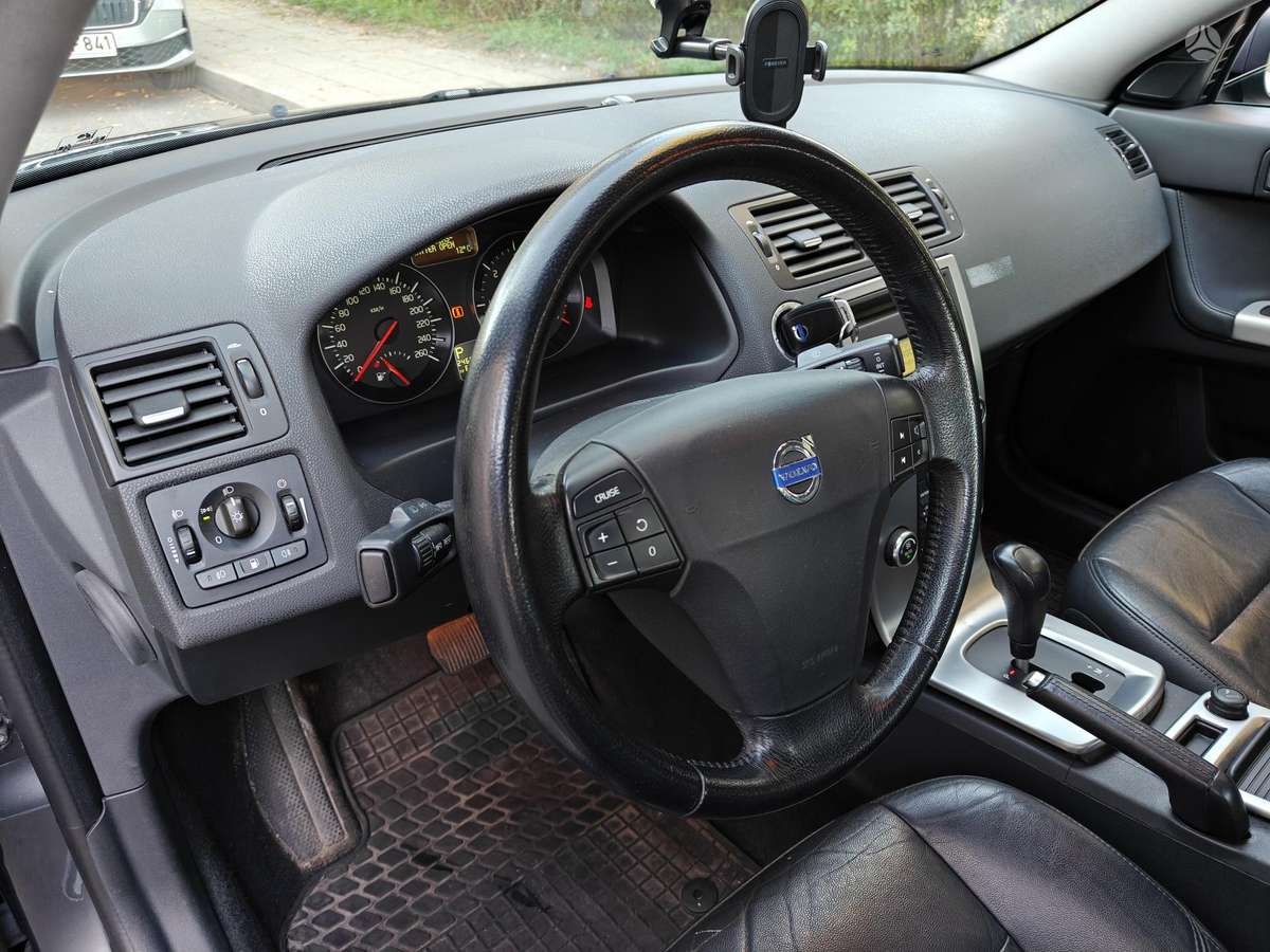 Volvo S40, 2.4 l., Седан