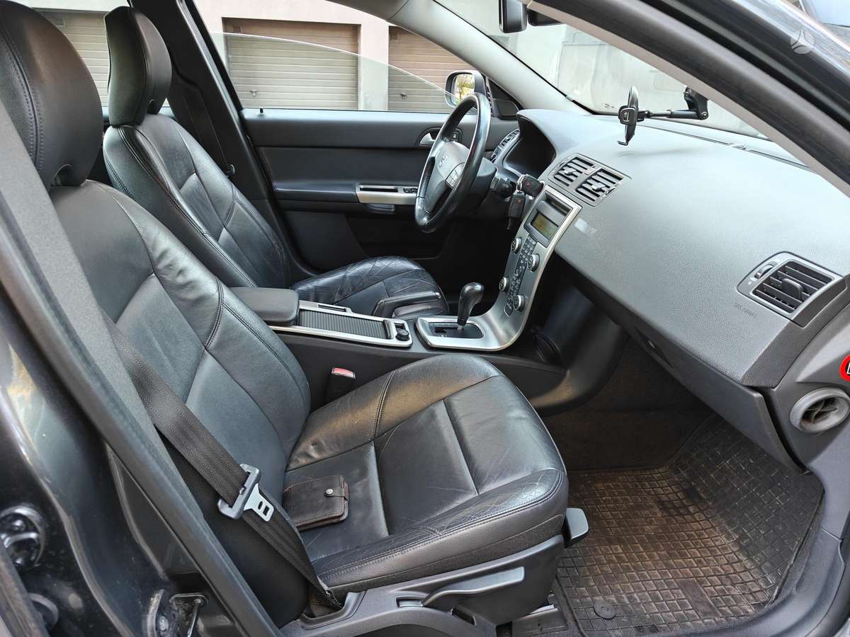 Volvo S40, 2.4 l., Седан