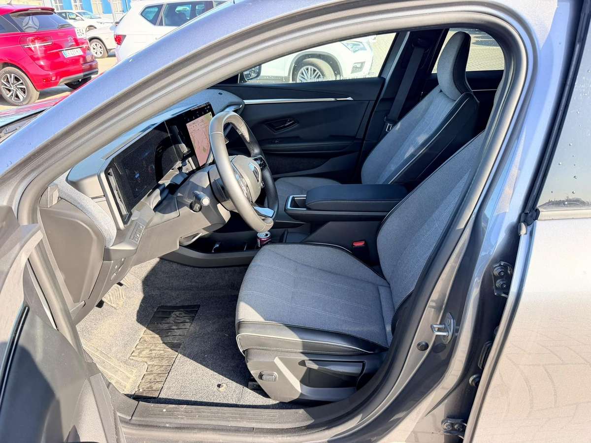 Renault Megane E-Tech, hečbekas