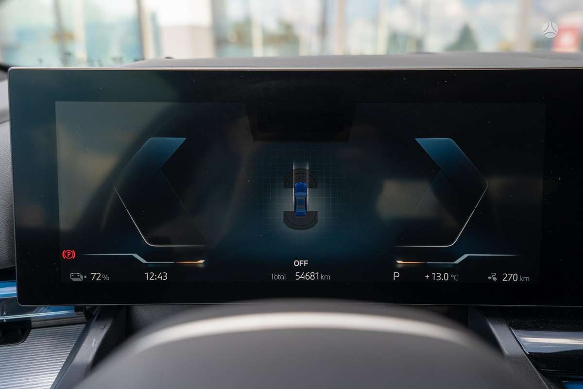 BMW i5, 84 кВт·ч, Седан