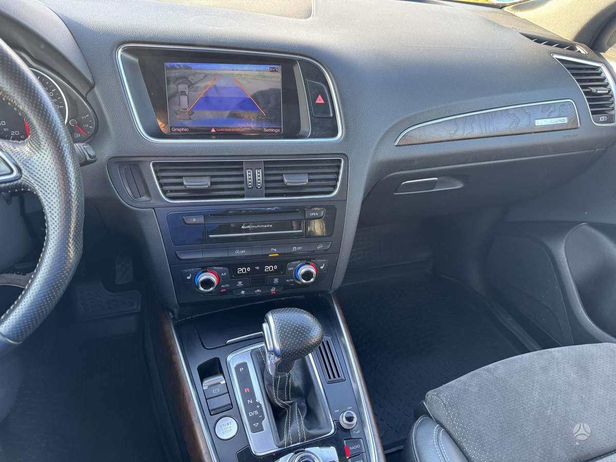 Audi Q5, 3.0 l., off-road / crossover