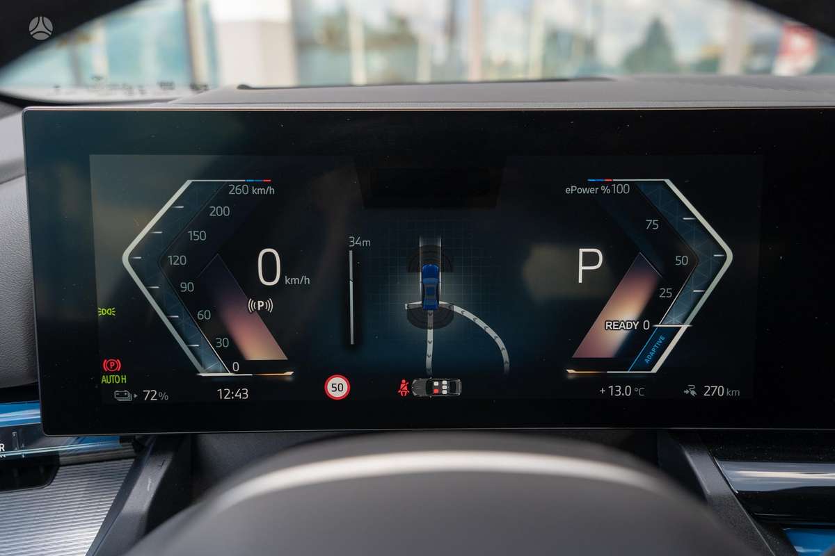 BMW i5, 84 кВт·ч, Седан