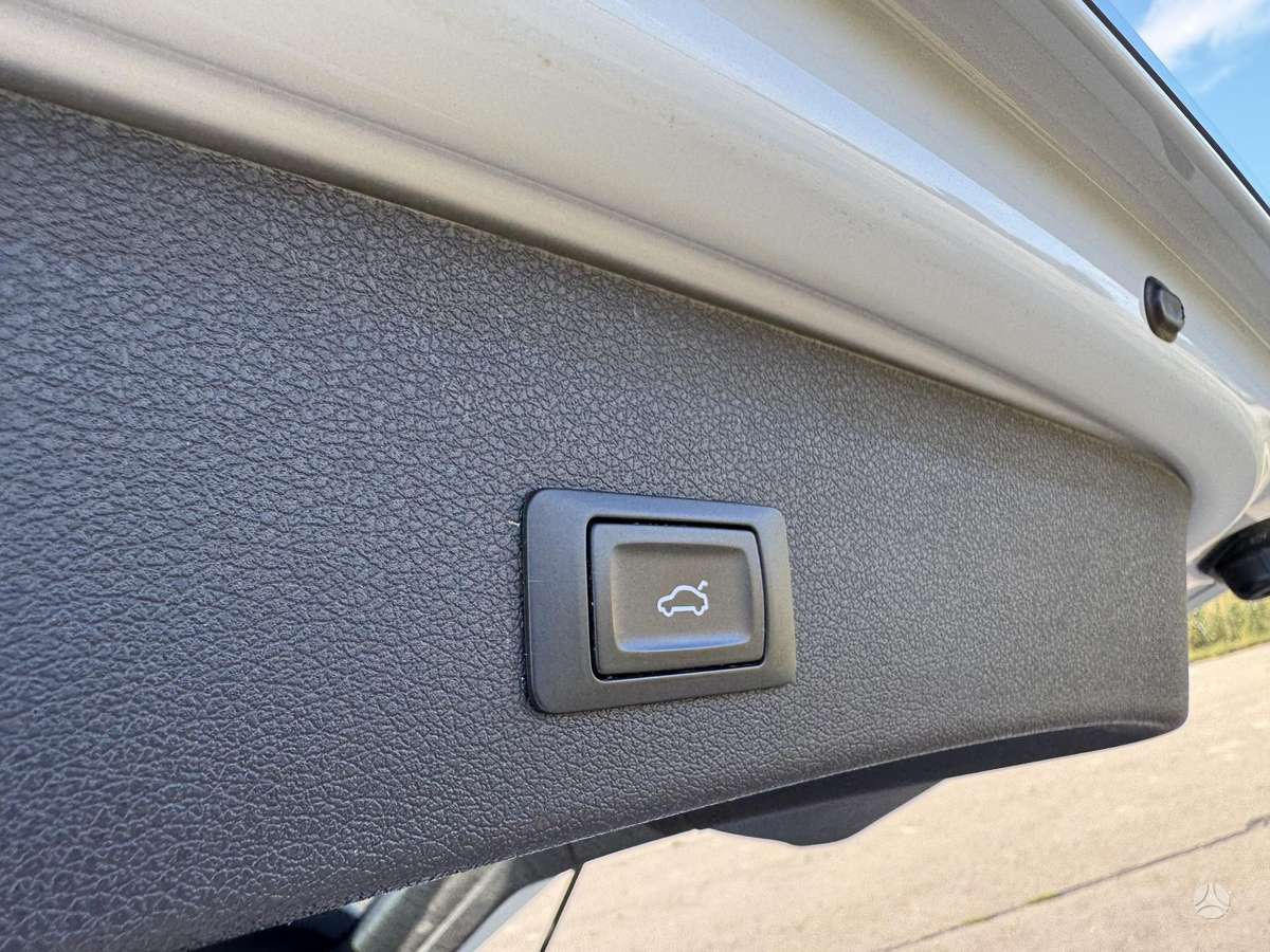 Audi Q5, 3.0 l., off-road / crossover