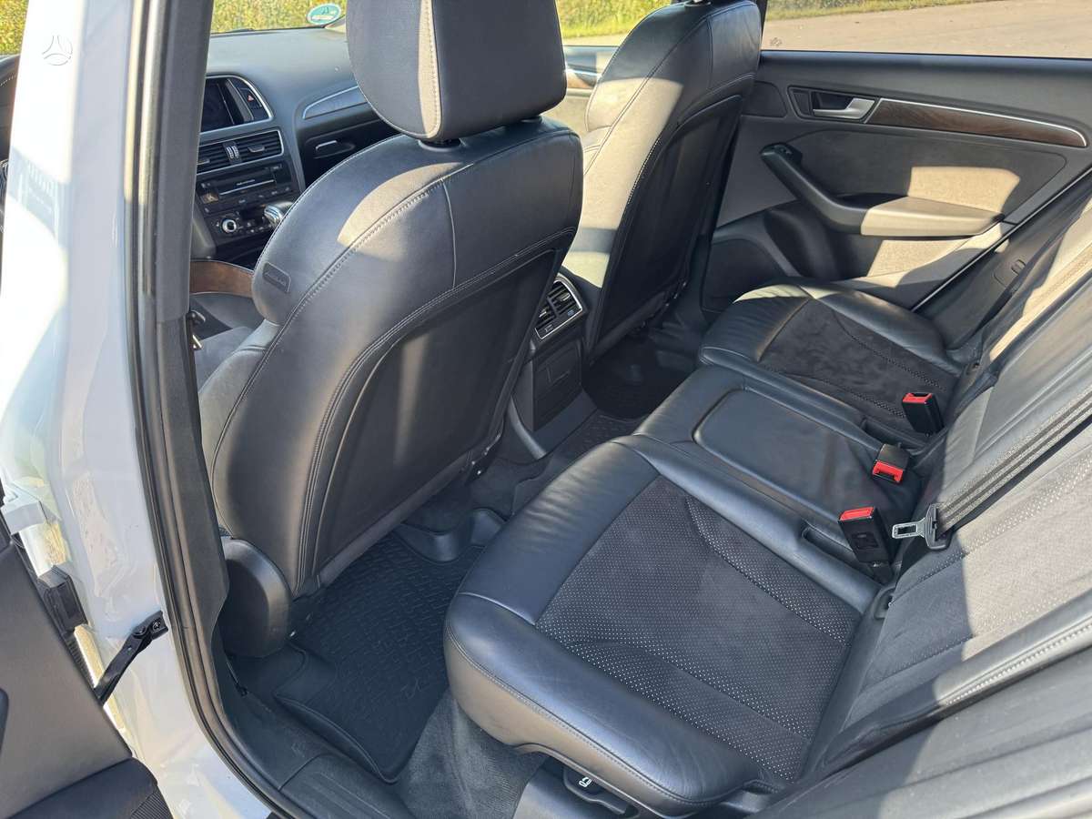 Audi Q5, 3.0 l., off-road / crossover