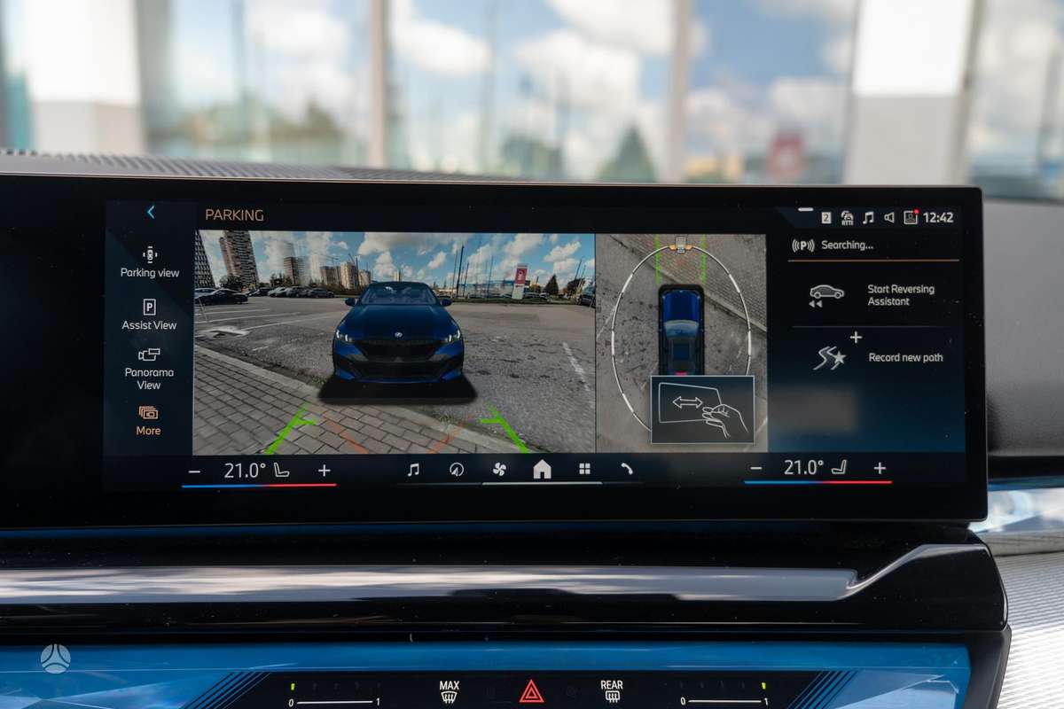 BMW i5, 84 кВт·ч, Седан