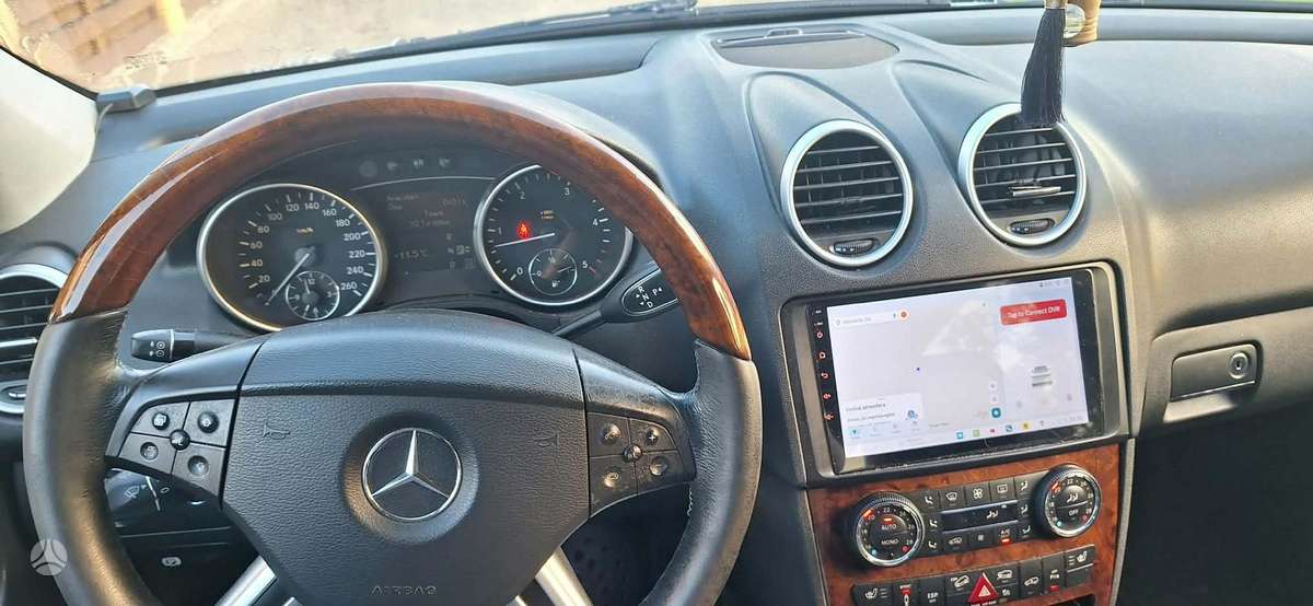 Mercedes-Benz ML320 2006 — вигляд ззаду