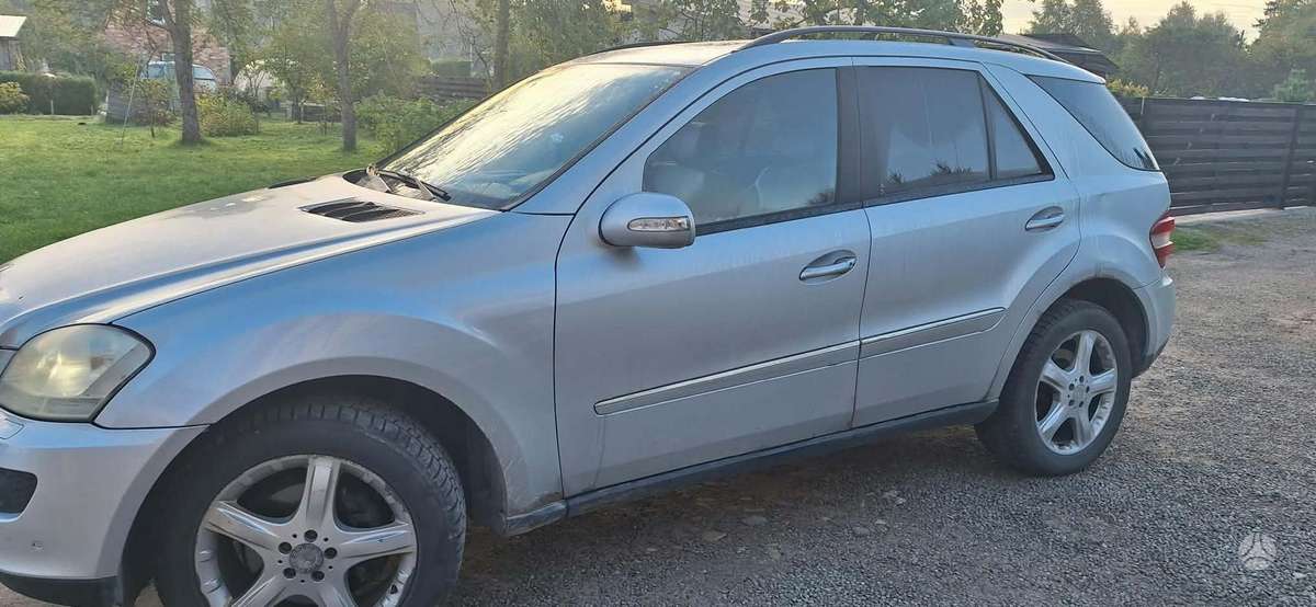 Mercedes-Benz ML320 2006 — двигун 2987 cm³, 224 HP (165kW)